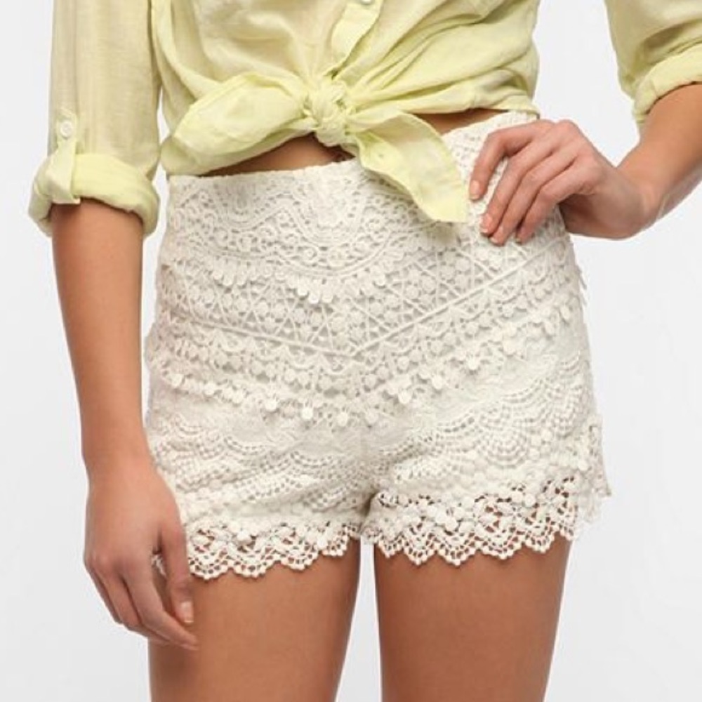 KIMCHI BLUE High Waisted Crochet Lace Tap Short